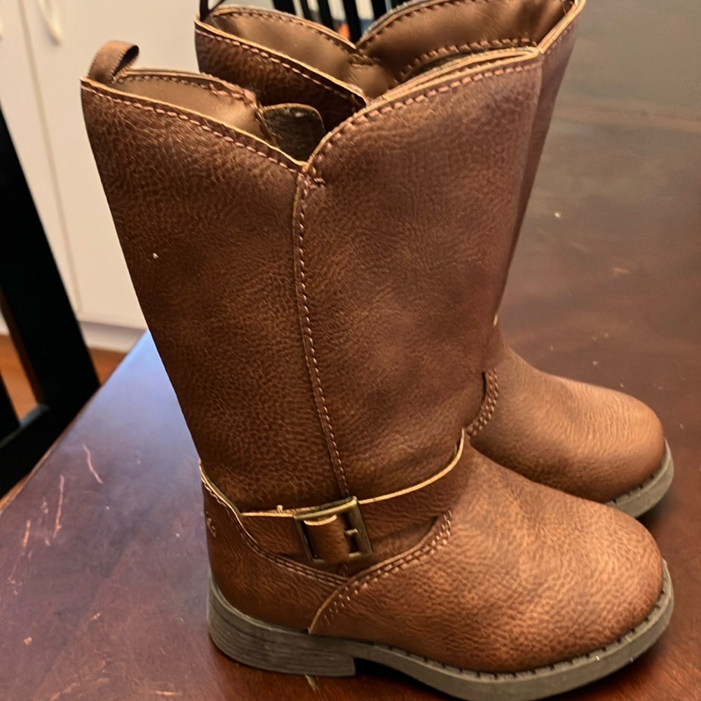Toddler girls boots size6m brown in color